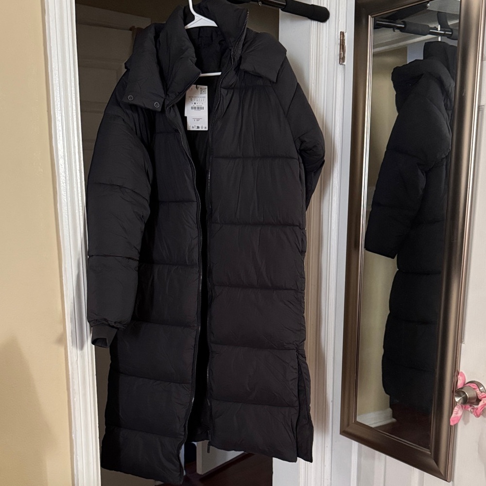 Zara Women's Long Black Puffer Jacket
